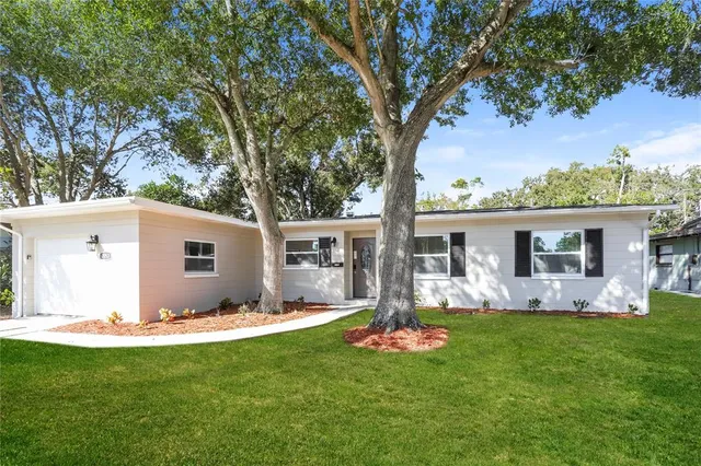 $3,140 | 2053 Barcelona Drive South, St. Petersburg, FL 33712