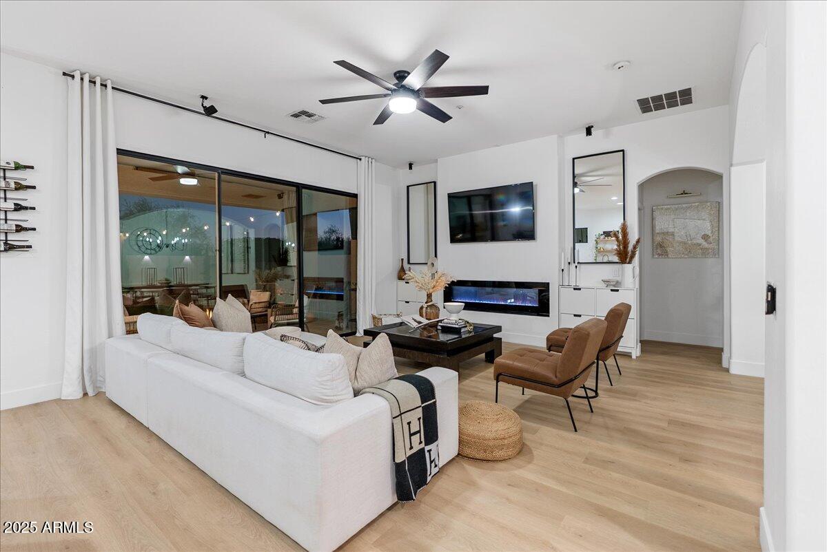 2405 West Apache Rain Road Phoenix, AZ 85085 - Photo 32 of 49 Great Room