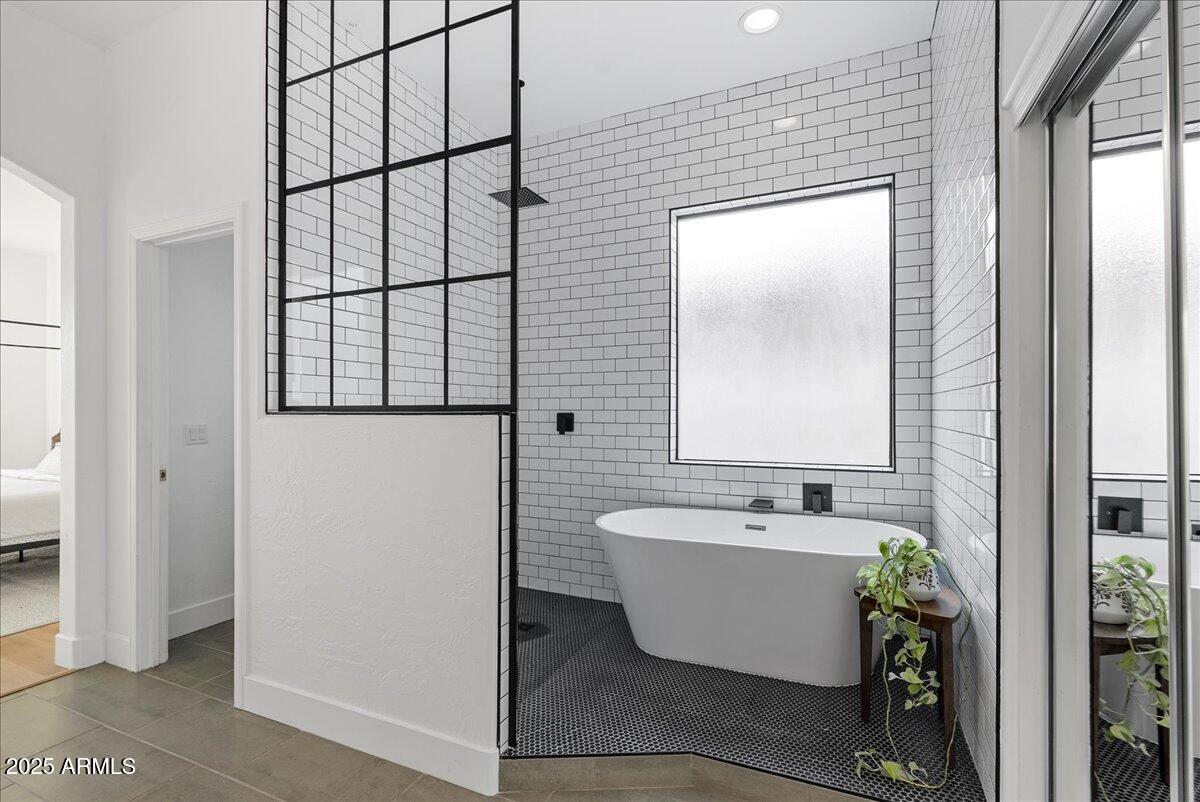2405 West Apache Rain Road Phoenix, AZ 85085 - Photo 37 of 49 Primary Ensuite