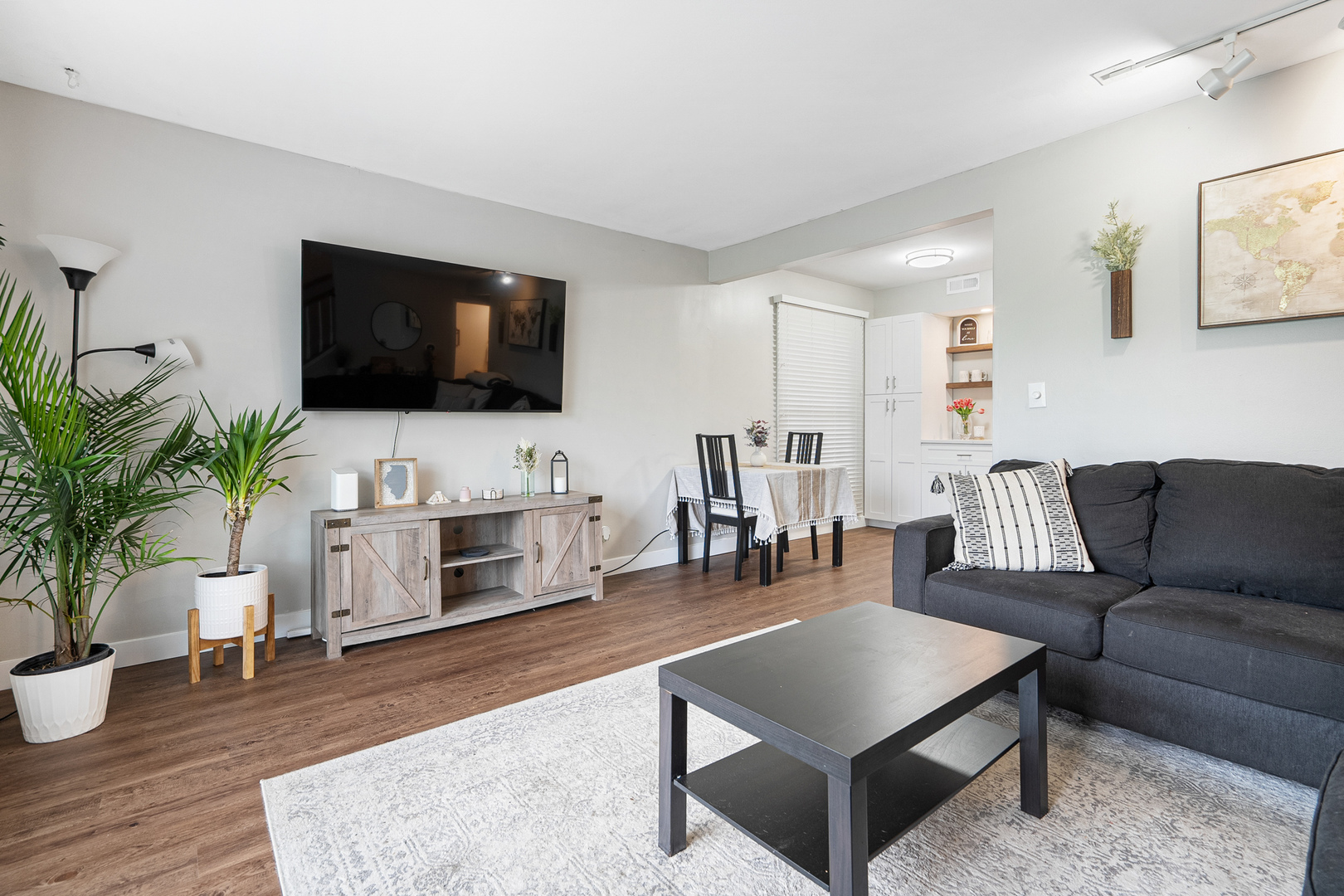 777 Pahl Road Elk Grove Village, IL 60007 - Photo 3 of 24 Gallery Image 3