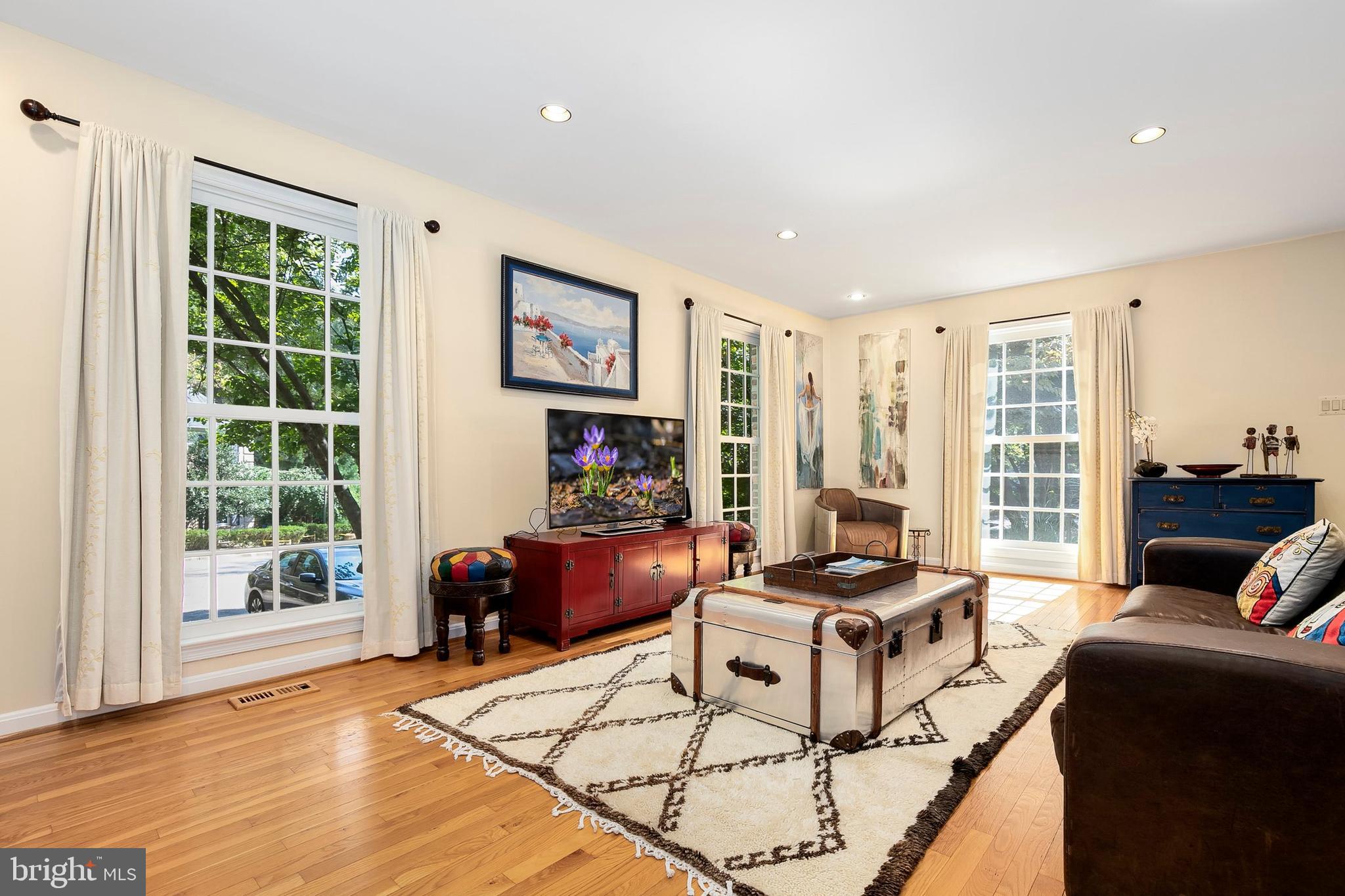 1524 Chatham Colony Court Reston, VA 20190 - Photo 5 of 35