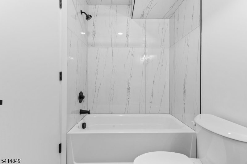 37 South 7th Street, Unit 2 Newark, NJ 07107 - Photo 18 of 40