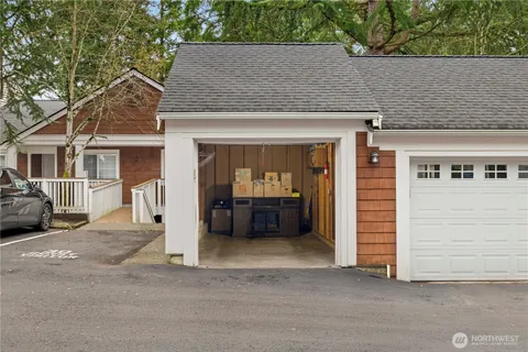 $579,000 | 3018 128th Avenue Southeast, Unit 12, Bellevue, WA 98005
