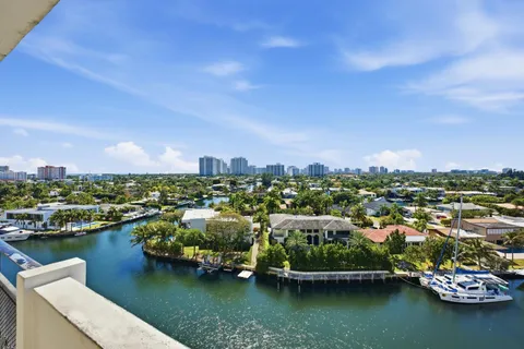 $289,900 | 401 Golden Isles Drive, Unit 1009, Hallandale Beach, FL 33009