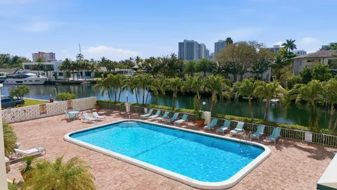 $289,900 | 401 Golden Isles Drive, Unit 1009, Hallandale Beach, FL 33009