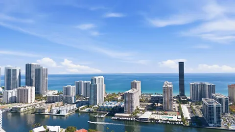 $289,900 | 401 Golden Isles Drive, Unit 1009, Hallandale Beach, FL 33009