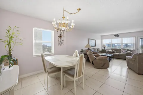 $289,900 | 401 Golden Isles Drive, Unit 1009, Hallandale Beach, FL 33009