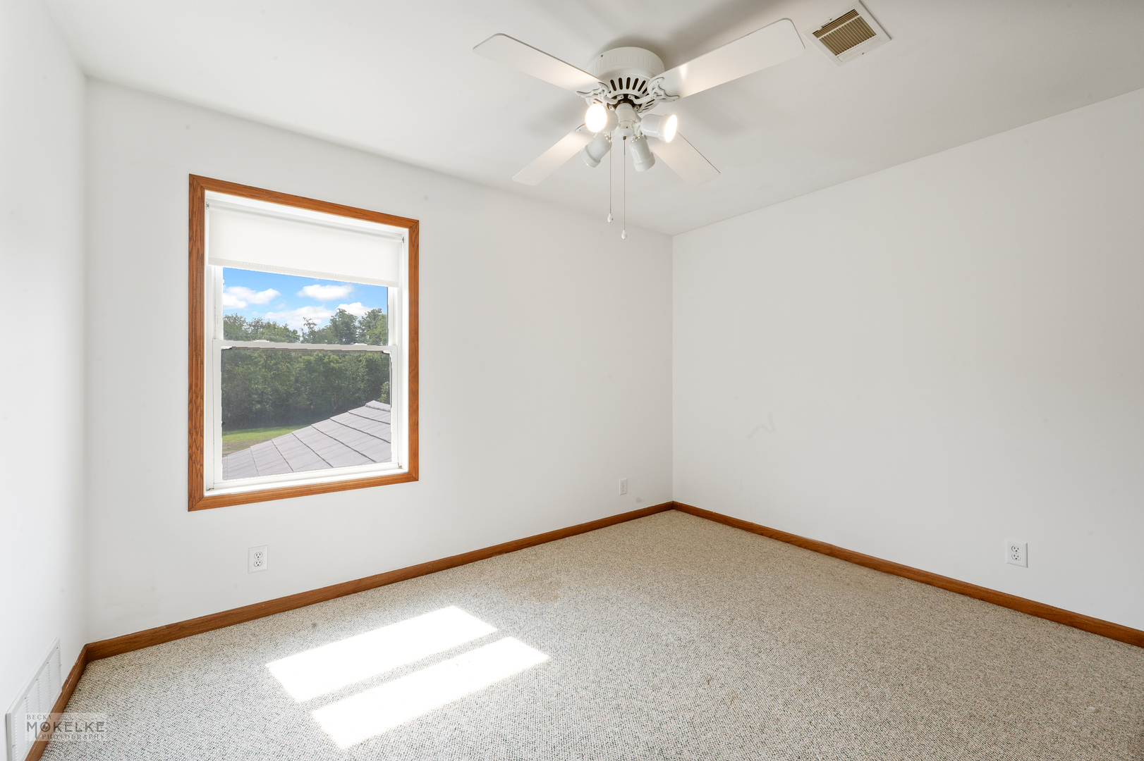 8124 A Finnie Road Newark, IL 60541 - Photo 27 of 33 an empty room with a window