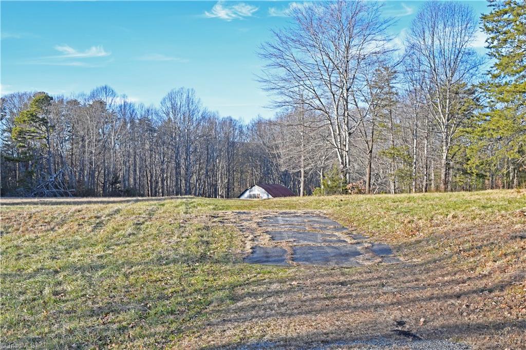 1038 Cromer Road King, NC 27021 - Photo 3 of 12 Gallery Image 3