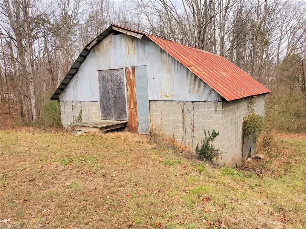 1038 Cromer Road King, NC 27021 - Photo 8 of 12 Gallery Image 8