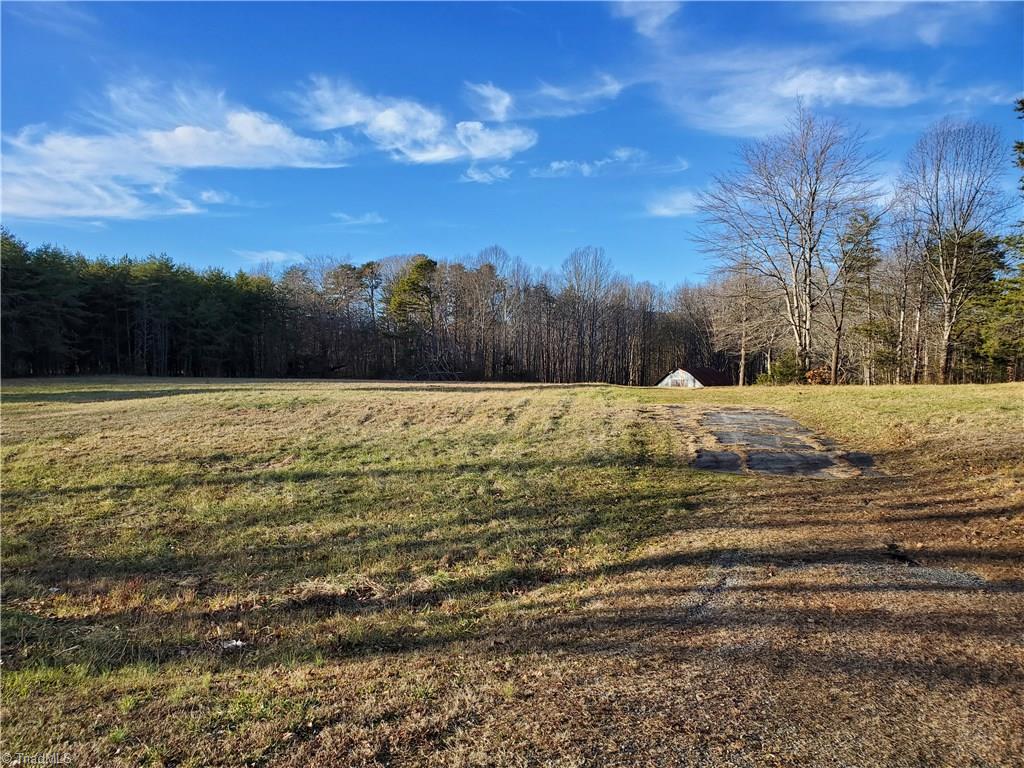 1038 Cromer Road King, NC 27021 - Photo 9 of 12 Gallery Image 9