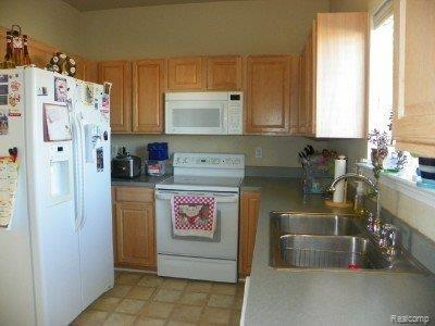 51783 Rivard Road New Baltimore, MI 48047 - Photo 8 of 24 kitchen.jpg