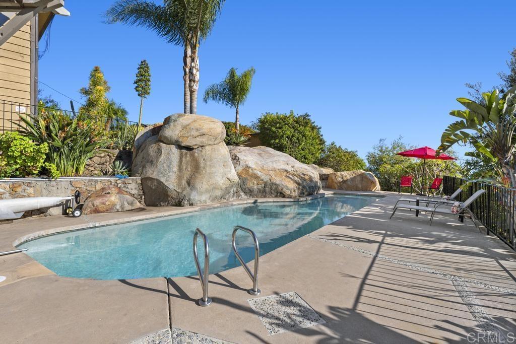 1131 Rainbow Valley Boulevard Fallbrook, CA 92028 - Photo 36 of 73