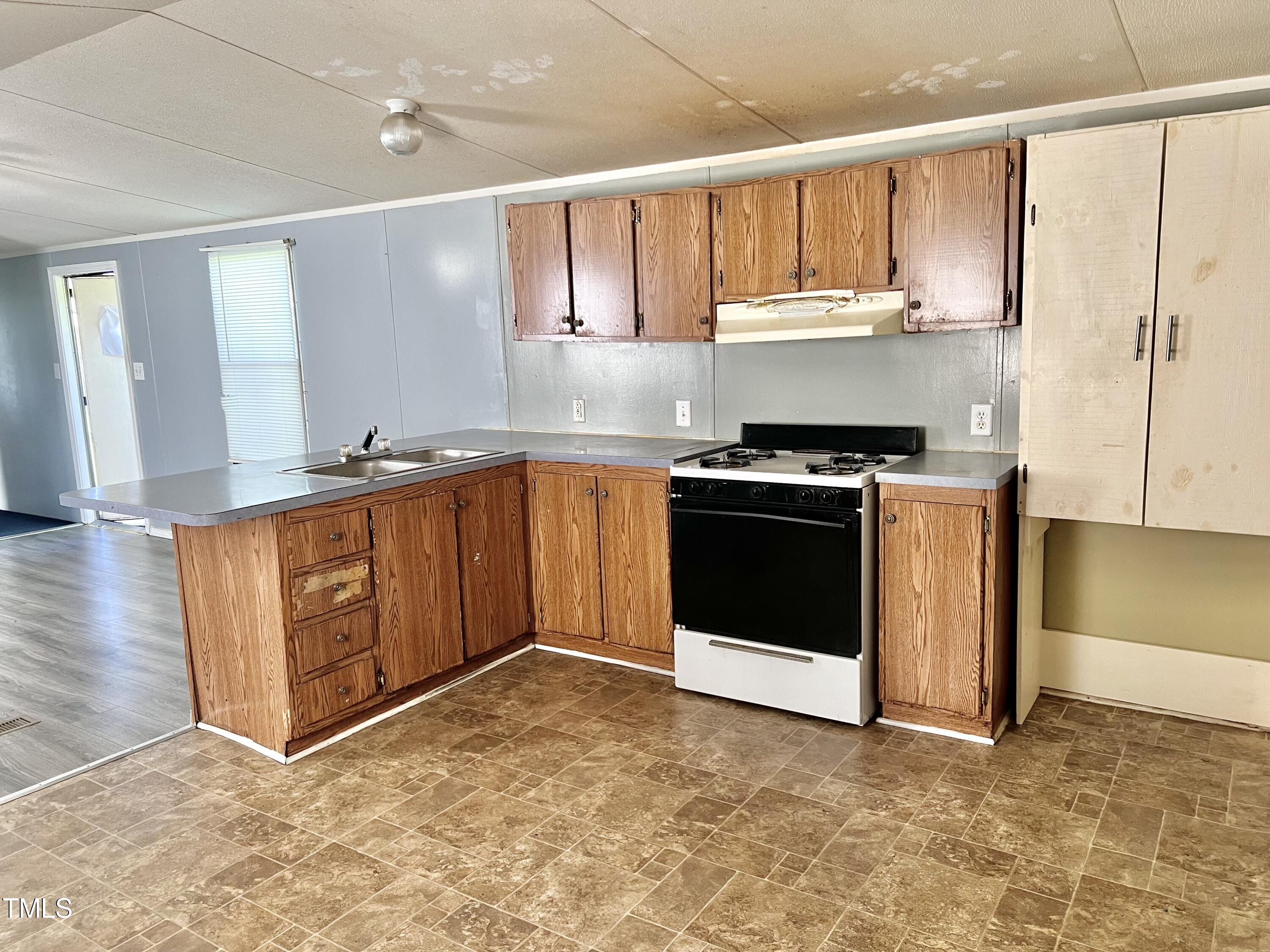 1191 Clayton Road Godwin, NC 28344 - Photo 6 of 15 Kitchen