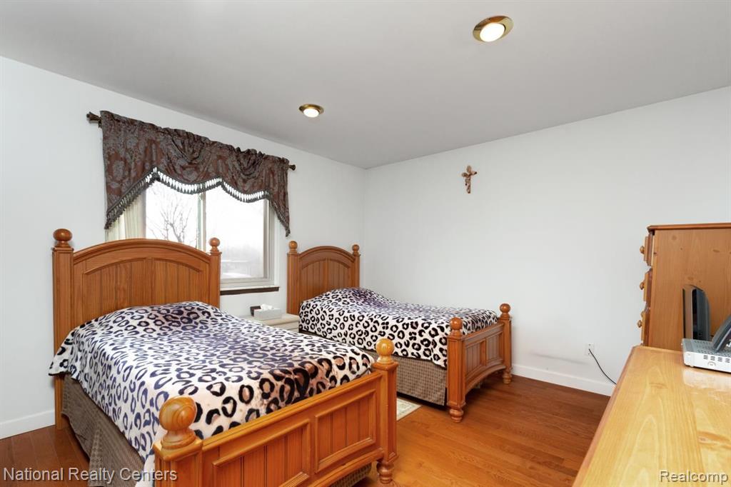 5035 Chadbourne Drive Sterling Heights, MI 48310 - Photo 32 of 45