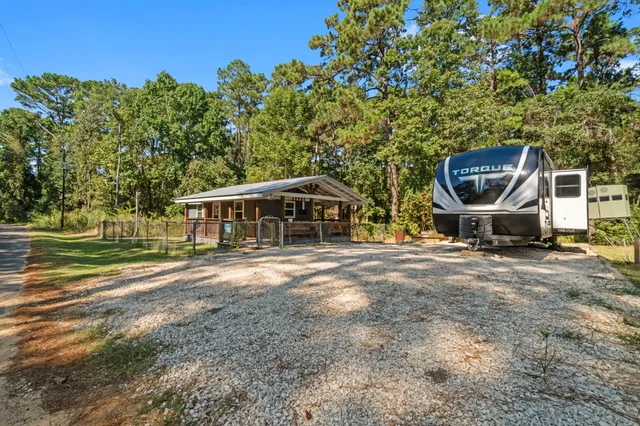 $89,000 | 384 Phillips Road, Onalaska, TX 77360