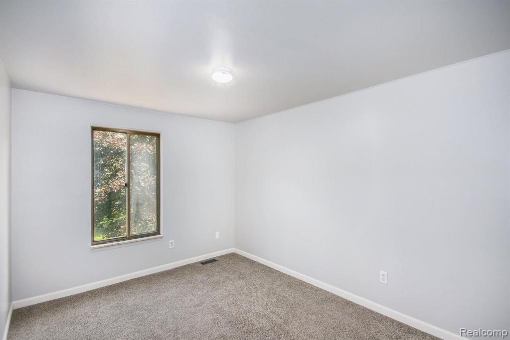 48240 Sugarbush Road Chesterfield, MI 48047 - Photo 9 of 28