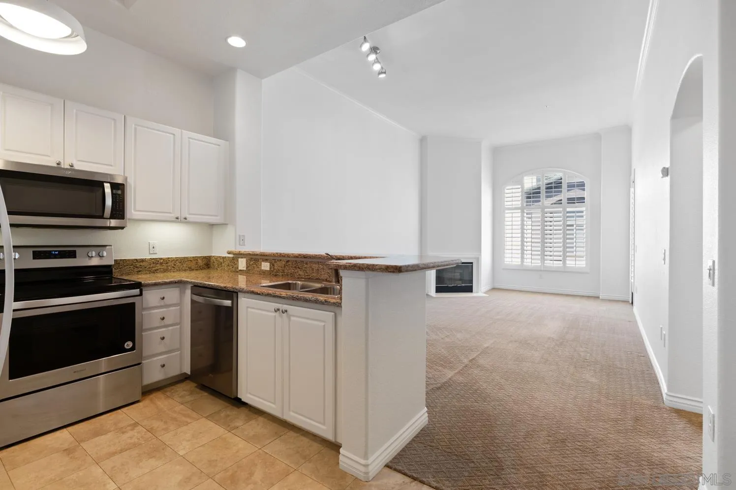 9263 Regents Road, Unit B407 La Jolla, CA 92037 - Photo 2 of 22 Gallery Image 2