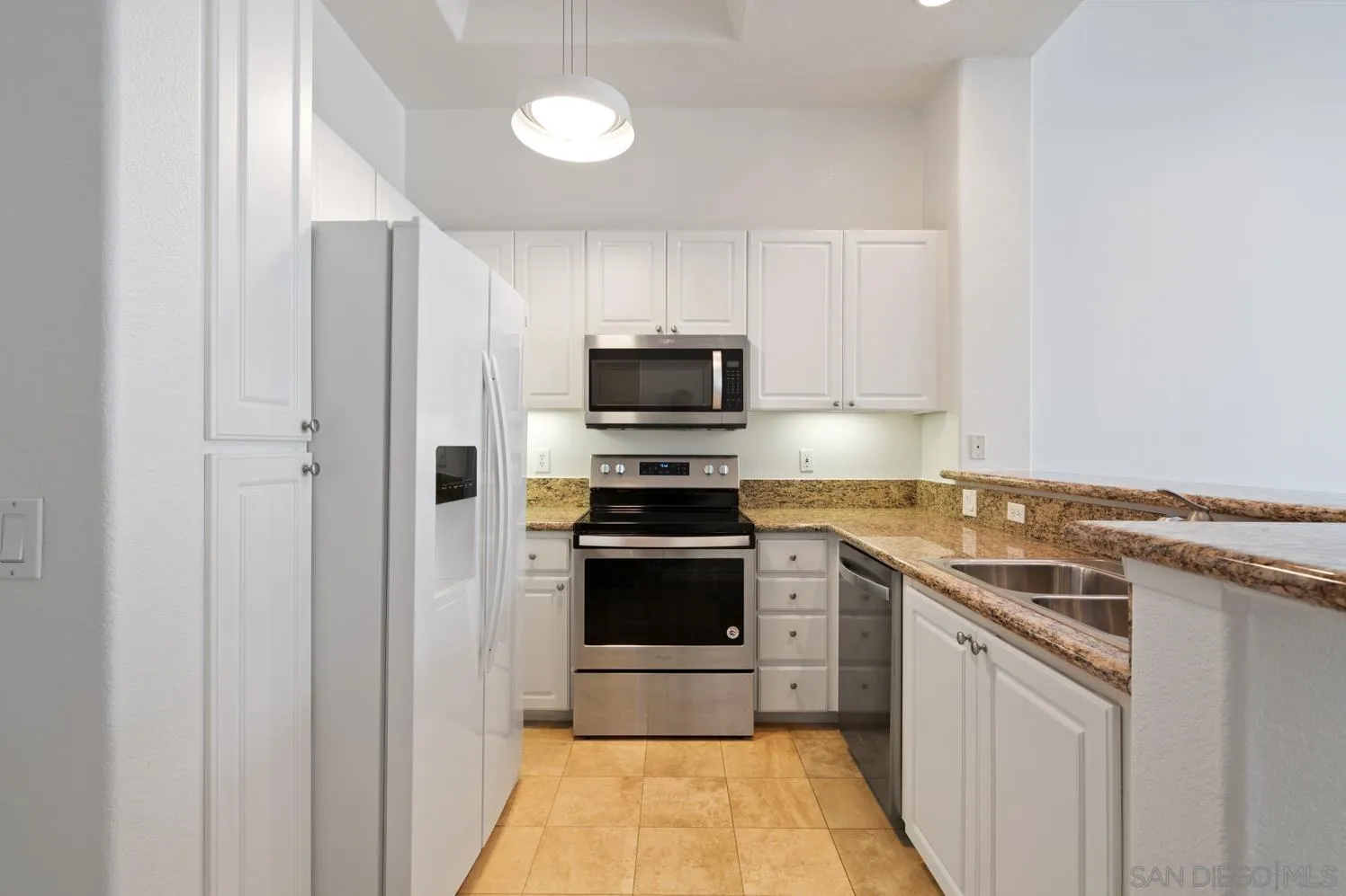 9263 Regents Road, Unit B407 La Jolla, CA 92037 - Photo 3 of 22 Gallery Image 3