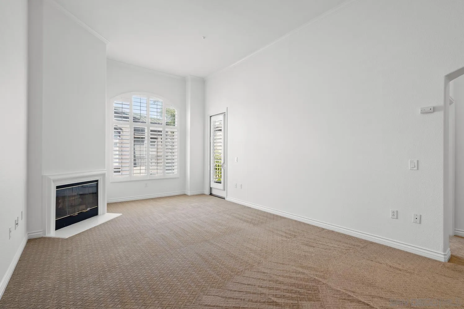 9263 Regents Road, Unit B407 La Jolla, CA 92037 - Photo 4 of 22 Gallery Image 4