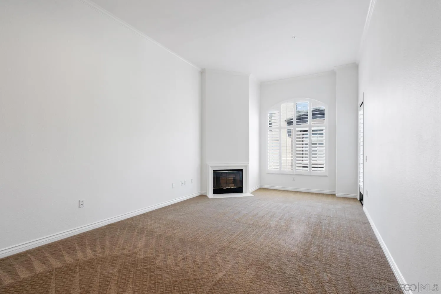 9263 Regents Road, Unit B407 La Jolla, CA 92037 - Photo 5 of 22 Gallery Image 5
