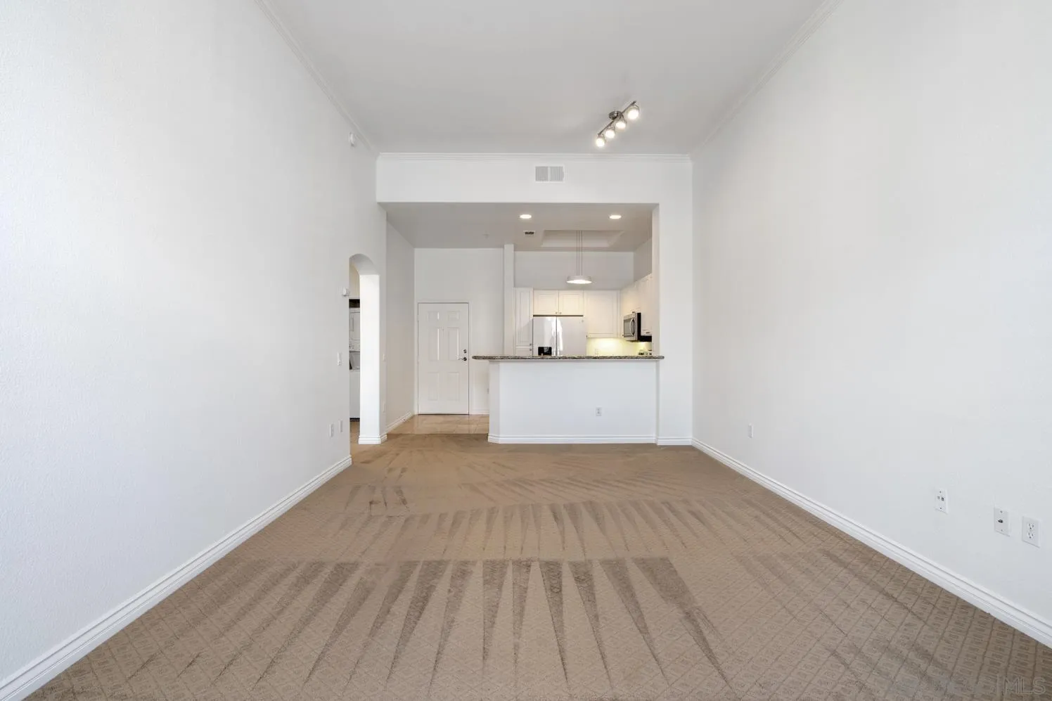 9263 Regents Road, Unit B407 La Jolla, CA 92037 - Photo 6 of 22 Gallery Image 6