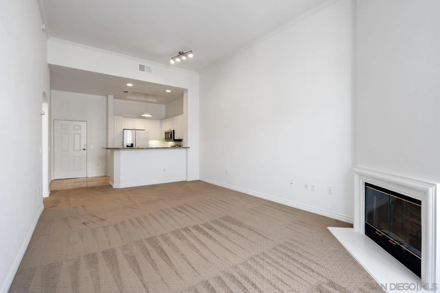 9263 Regents Road, Unit B407 La Jolla, CA 92037 - Photo 7 of 22 Gallery Image 7