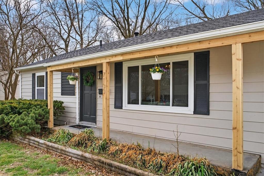 7100 Reeds Road Overland Park, KS 66204 - Photo 3 of 32