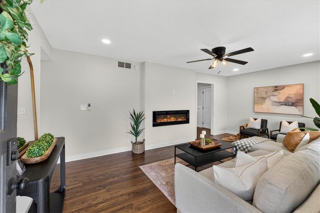 7100 Reeds Road Overland Park, KS 66204 - Photo 5 of 32