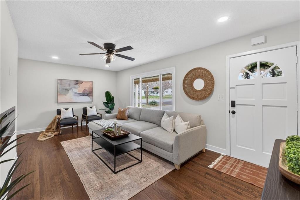 7100 Reeds Road Overland Park, KS 66204 - Photo 7 of 32