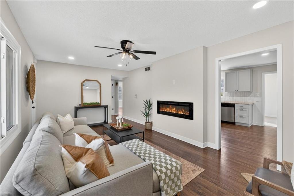 7100 Reeds Road Overland Park, KS 66204 - Photo 9 of 32