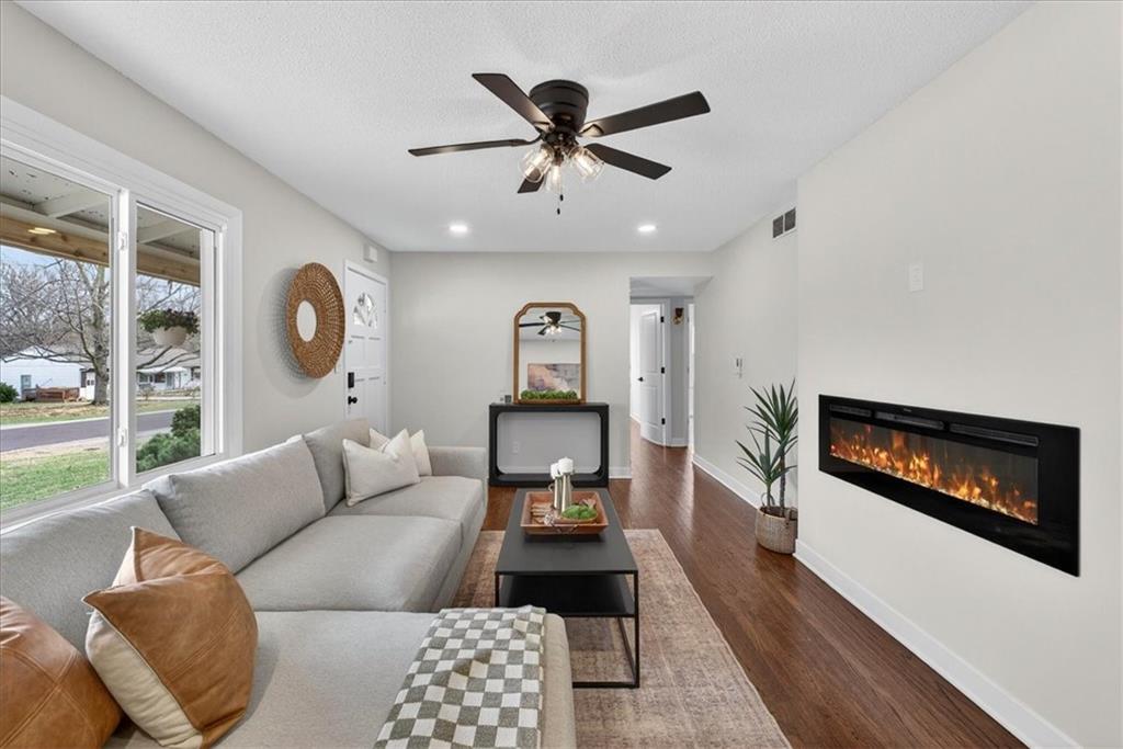 7100 Reeds Road Overland Park, KS 66204 - Photo 10 of 32