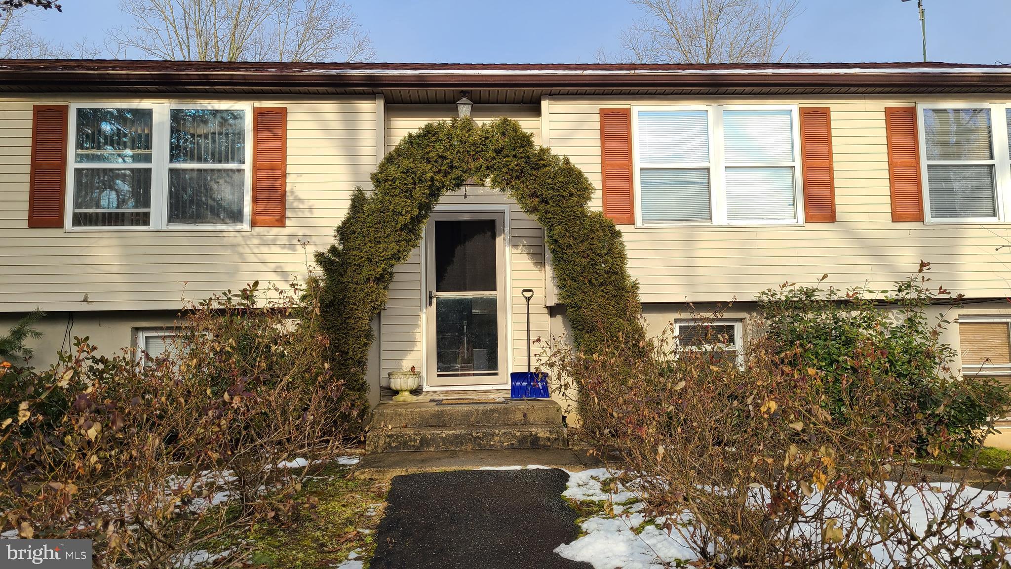525 Jackson Road Williamstown, NJ 08094 - Photo 1 of 14 a front view of a house with a yard