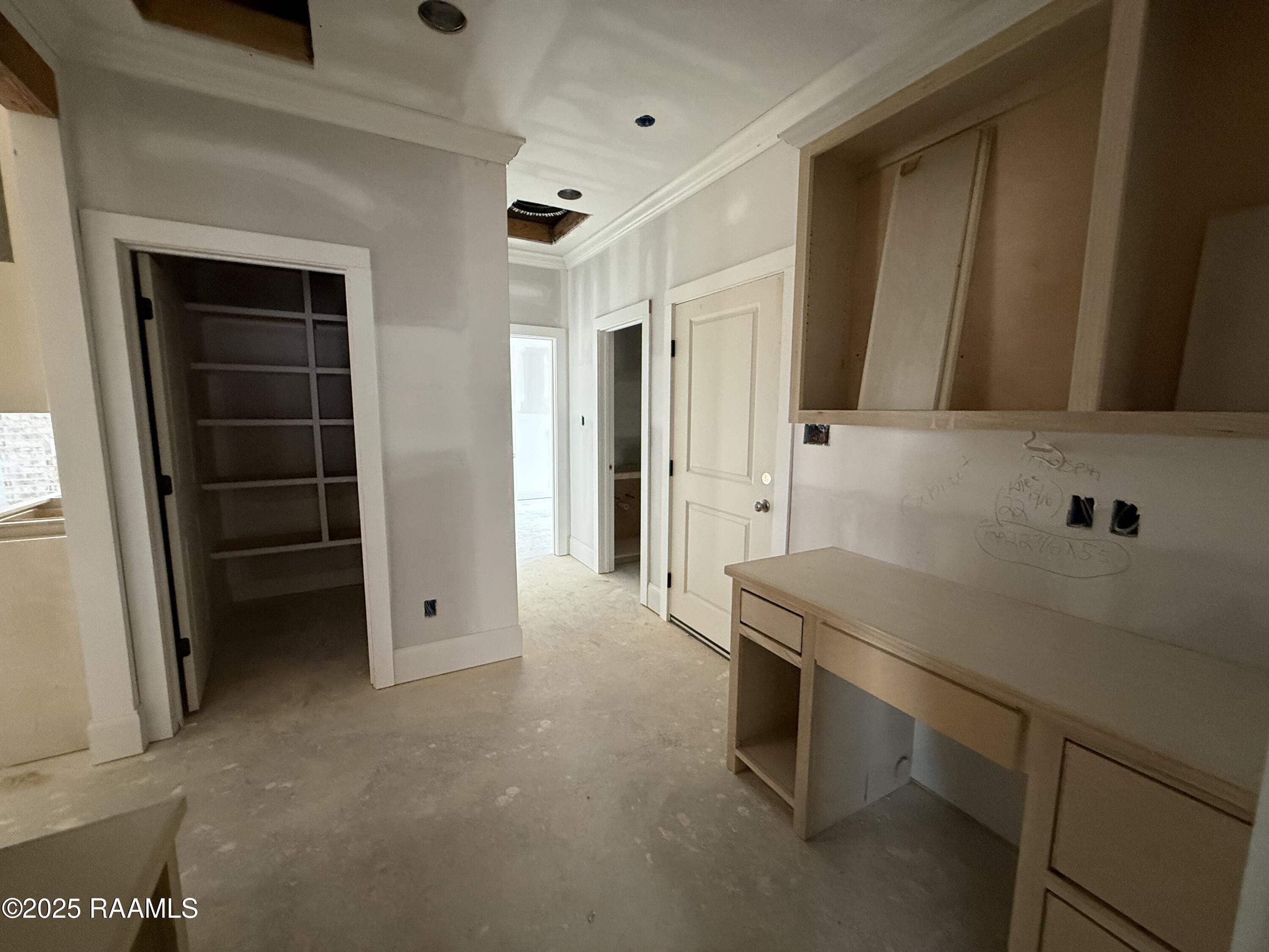 112 Spring Meadow Drive Broussard, LA 70518 - Photo 12 of 22 Desk and Drop off area