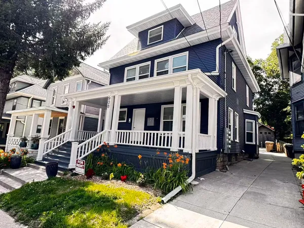 $2,655 | 908 East Gorham Street, Unit 2, Madison, WI 53703