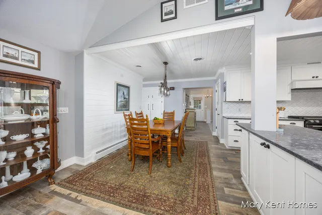 $519,000 | 6662 Buttrick Avenue Southeast, Alto, MI 49302