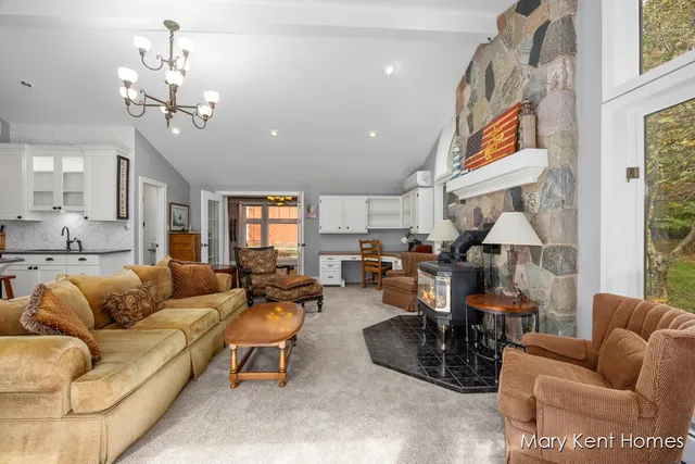 $519,000 | 6662 Buttrick Avenue Southeast, Alto, MI 49302