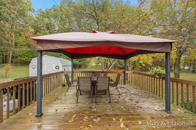 $519,000 | 6662 Buttrick Avenue Southeast, Alto, MI 49302