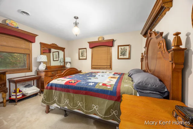 $519,000 | 6662 Buttrick Avenue Southeast, Alto, MI 49302