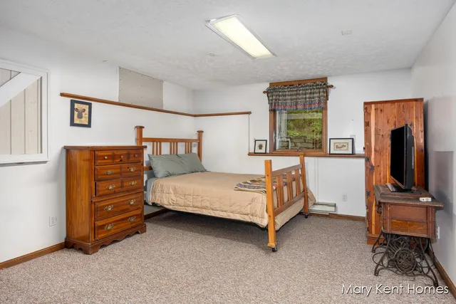 $519,000 | 6662 Buttrick Avenue Southeast, Alto, MI 49302