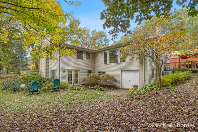 $519,000 | 6662 Buttrick Avenue Southeast, Alto, MI 49302