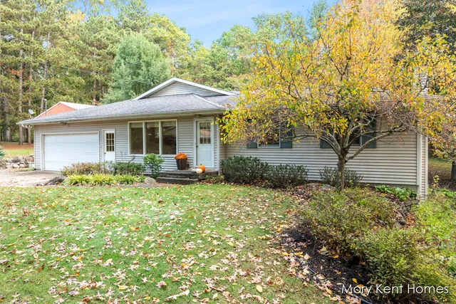 $519,000 | 6662 Buttrick Avenue Southeast, Alto, MI 49302