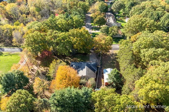 $519,000 | 6662 Buttrick Avenue Southeast, Alto, MI 49302