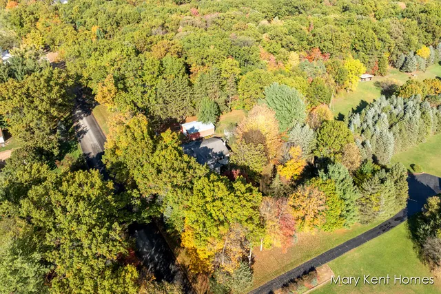 $519,000 | 6662 Buttrick Avenue Southeast, Alto, MI 49302