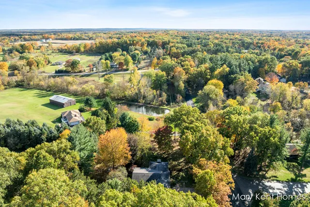 $519,000 | 6662 Buttrick Avenue Southeast, Alto, MI 49302