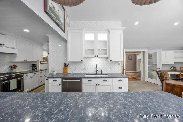 $519,000 | 6662 Buttrick Avenue Southeast, Alto, MI 49302