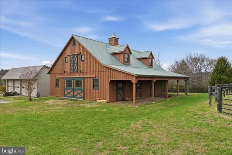 $2,899,000 | 16076 Berlin Turnpike, Purcellville, VA 20132