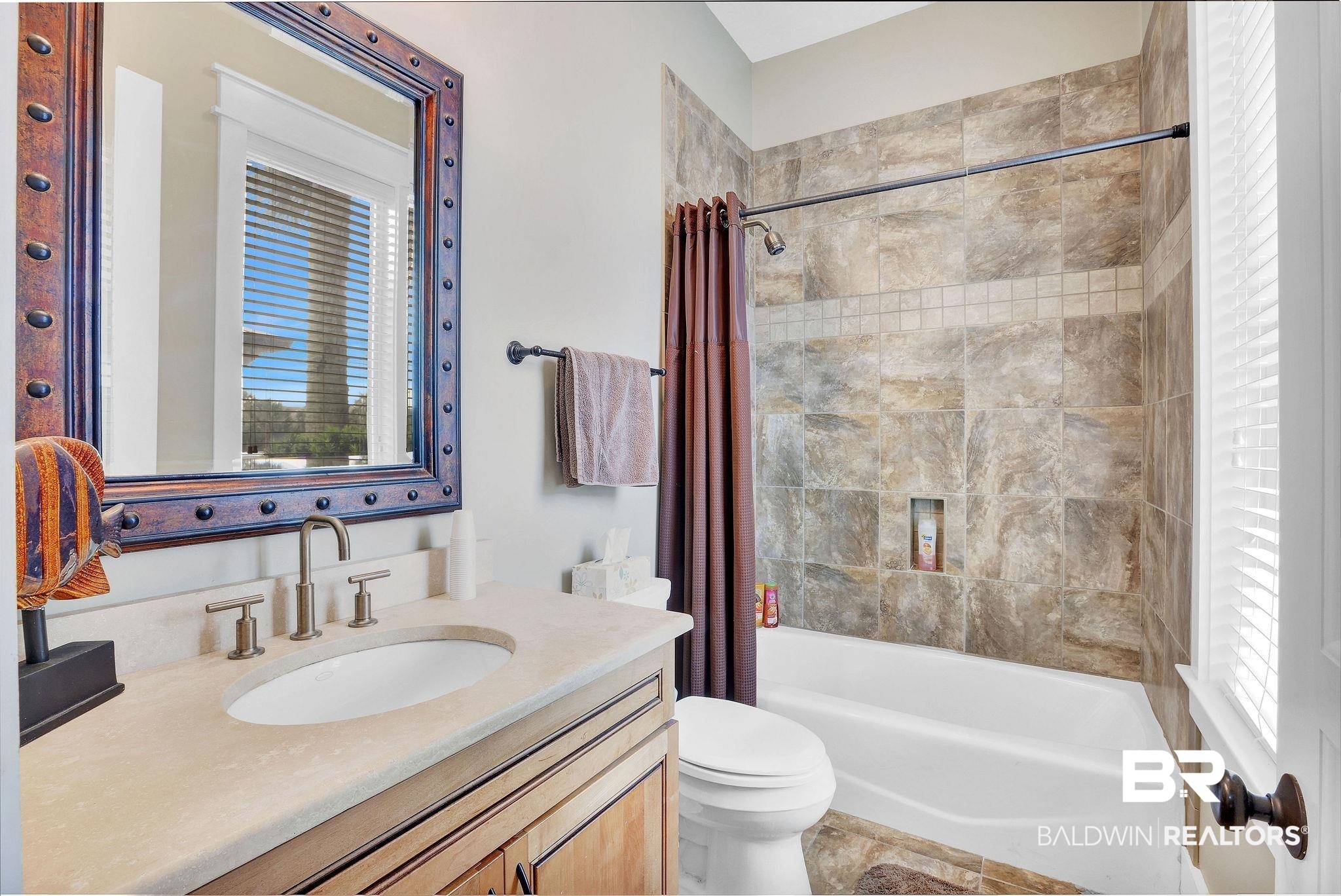 26159-26157 Marina Road Orange Beach, AL 36561 - Photo 32 of 50 Guest bath in Guest bed 1