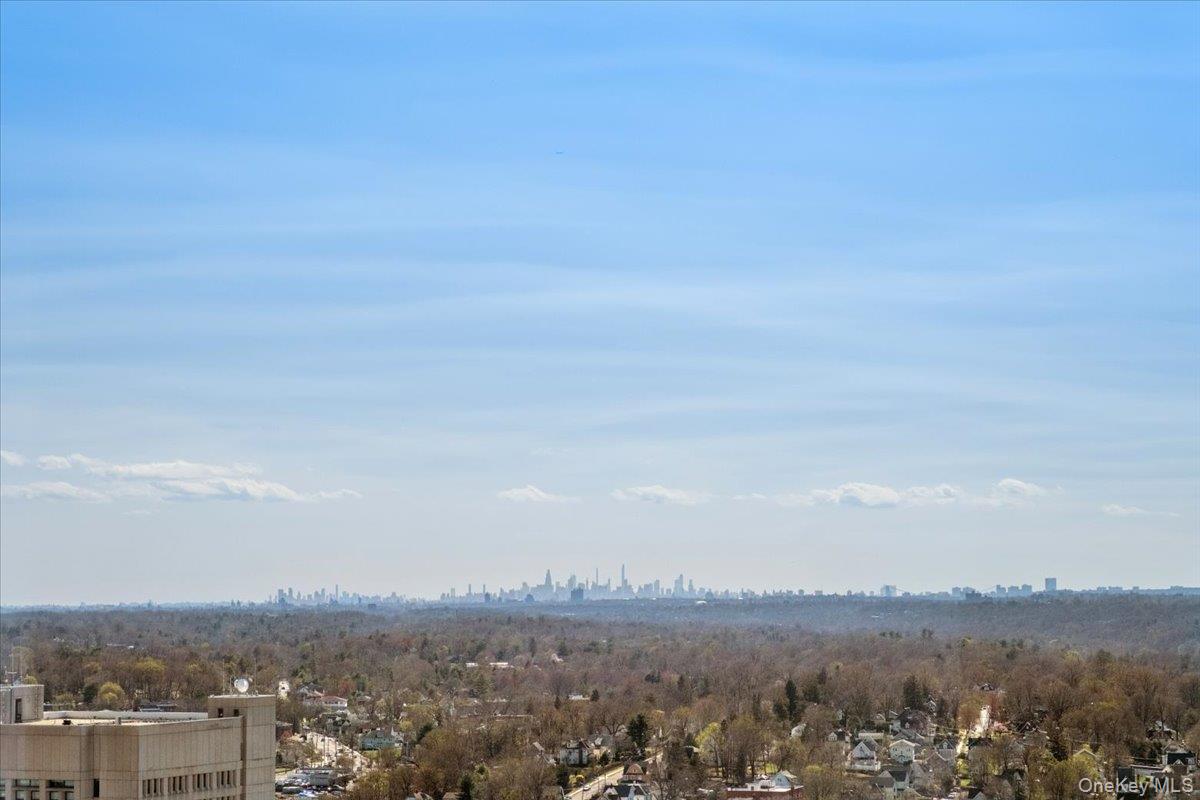 5 Renaissance Square, Unit PH 3E White Plains, NY 10601 - Photo 23 of 26 an aerial view of multiple house