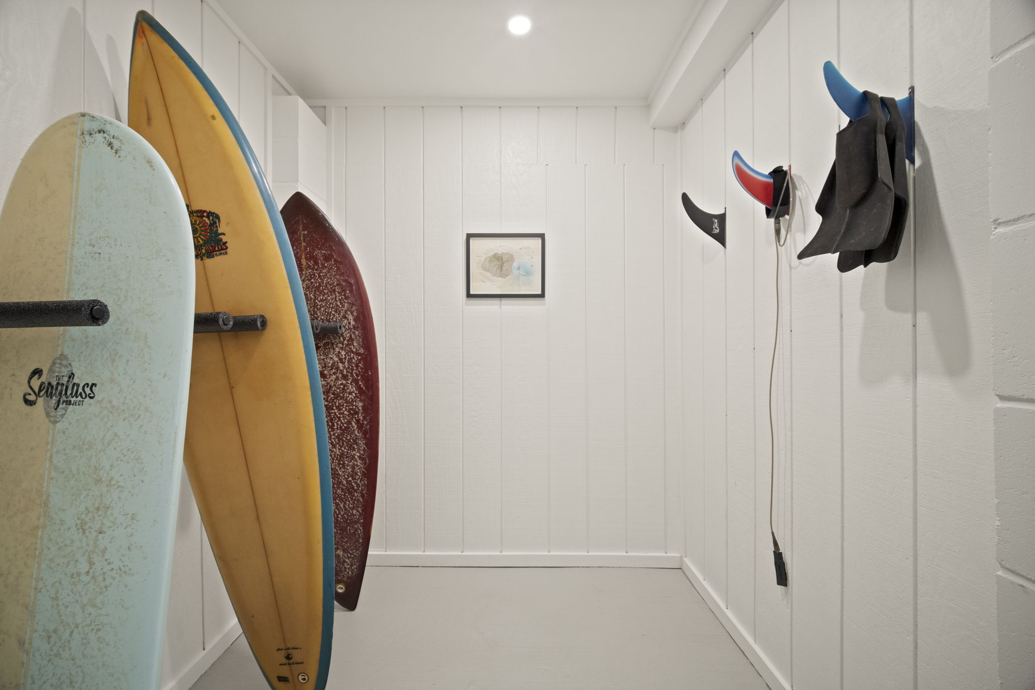 4485 Pilikoa Street Hanalei, HI 96714 - Photo 23 of 28 a view of a walk in closet